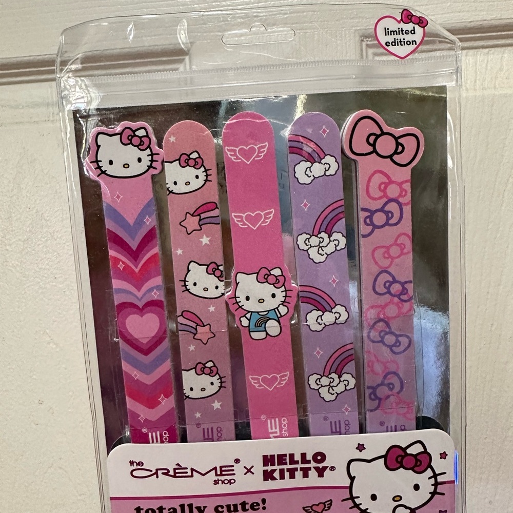 Hello Kitty - Picture 2 of 5